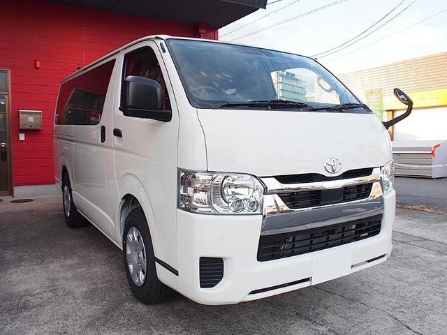 ハイエースバン ロングDX GLパッケージ ディーゼルターボ パノラミックビューモニター デジタルインナーミラー リアクーラー&ヒーター LEDヘッドライト イージークローザー付き両側スライドドア SRSエアバック トヨタセーフティセンス(2枚目)