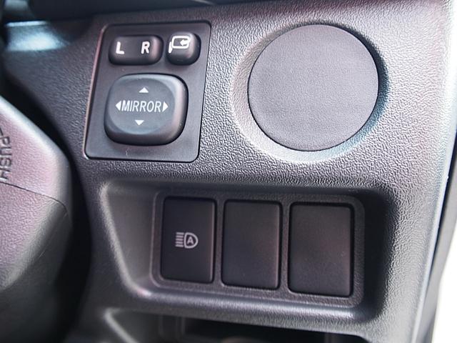 ハイエースバン ロングDX GLパッケージ ディーゼルターボ パノラミックビューモニター デジタルインナーミラー リアクーラー&ヒーター LEDヘッドライト イージークローザー付き両側スライドドア SRSエアバック トヨタセーフティセンス(19枚目)