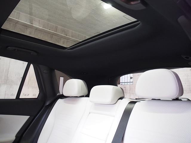 GLC GLC220d 4マチック AMGラインパッケージ パノラミックスライディングルーフ ホワイトインテリア ブルメスターサウンド AMG20AW 360°カメラ ルーフレール メモリー付きパワーシート シートヒーター ワイヤレス充電(12枚目)