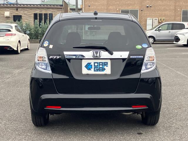 フィットハイブリッド ナビプレミアムセレクション　純正ナビ・バックカメラ・シートヒーター・クルーズコントロール・パドルシフト・横滑り防止装置・アイドリングストップ・ＥＴＣ（10枚目）