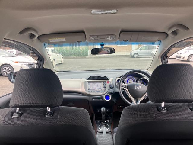 フィットハイブリッド ナビプレミアムセレクション　純正ナビ・バックカメラ・シートヒーター・クルーズコントロール・パドルシフト・横滑り防止装置・アイドリングストップ・ＥＴＣ（29枚目）