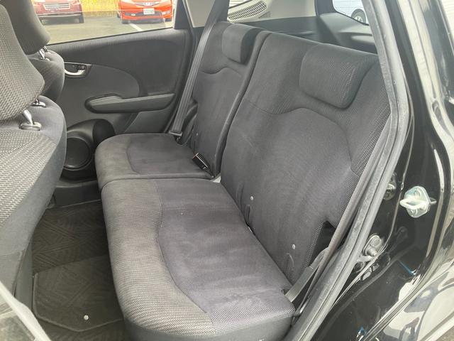 フィットハイブリッド ナビプレミアムセレクション　純正ナビ・バックカメラ・シートヒーター・クルーズコントロール・パドルシフト・横滑り防止装置・アイドリングストップ・ＥＴＣ（30枚目）