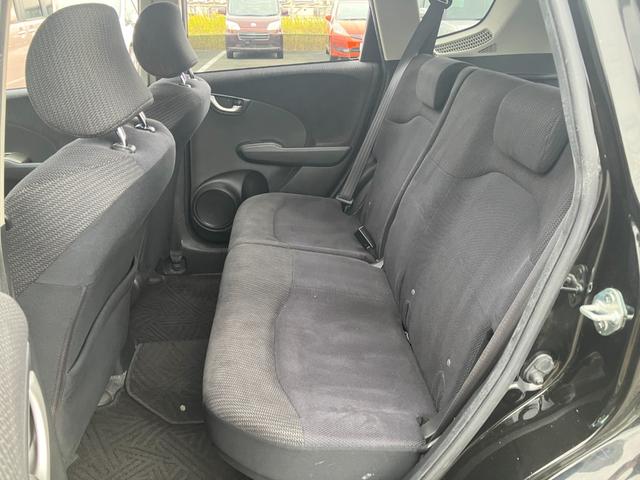 フィットハイブリッド ナビプレミアムセレクション　純正ナビ・バックカメラ・シートヒーター・クルーズコントロール・パドルシフト・横滑り防止装置・アイドリングストップ・ＥＴＣ（31枚目）