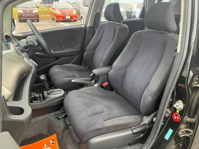 フィットハイブリッド ナビプレミアムセレクション　純正ナビ・バックカメラ・シートヒーター・クルーズコントロール・パドルシフト・横滑り防止装置・アイドリングストップ・ＥＴＣ（32枚目）