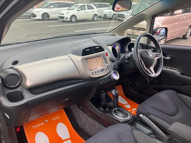 フィットハイブリッド ナビプレミアムセレクション　純正ナビ・バックカメラ・シートヒーター・クルーズコントロール・パドルシフト・横滑り防止装置・アイドリングストップ・ＥＴＣ（34枚目）