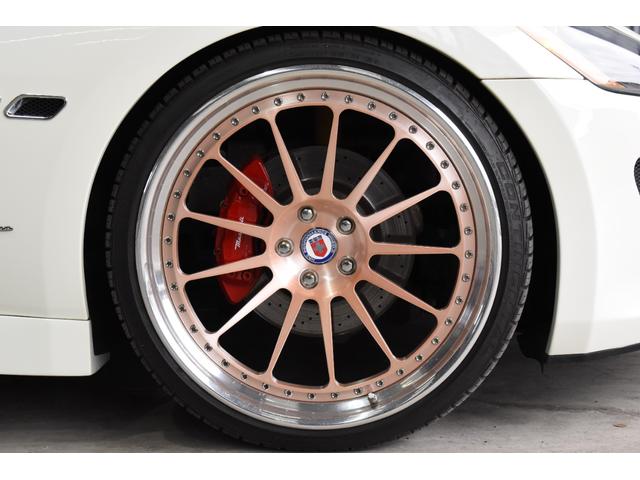 グラントゥーリズモ ベースグレード　ＨＲＥ　ＰＥＲＦＯＲＭＡＮＣＥ　ＷＨＥＥＬＳ２２インチＡＷ　ＭＣストラダーレフェイス　ＨＡＭＡＳＨＯＷ可変バルブ付マフラー　Ｈ＆Ｒ製ダウンサス　社外ナビ　インナーブラックヘッド（63枚目）