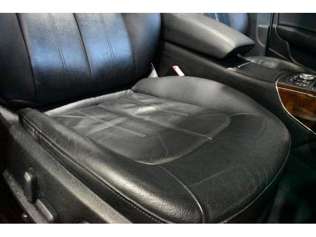 A6アバント 2.8FSIクワトロ 前期モデル Alpilフロントバンパー・リアデュフューザー・20インチAWLEDフォグライト KW車高調 サンルーフ ブラックレザーシート LEDヘッド・テールライト BOSEサウンド バックカメラ(22枚目)