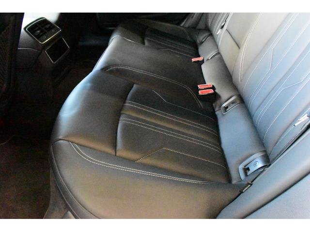 Ａ７スポーツバック ５５ＴＦＳＩクワトロ　Ｓライン　ＲＳタイプフロントバンパー・サイドステップ　Ａｒｃｎフロントリップ・サイドカナード・リアデュフューザー　Ａｒｃｎ２２インチＡＷ　ローダウン　ＨＤマトリクスＬＥＤヘッドライト　各所ブラックアウト（27枚目）