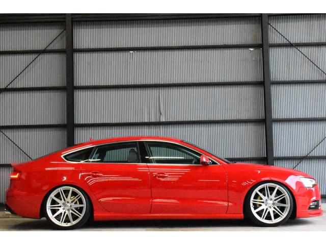Ａ５スポーツバック ２．０ＴＦＳＩクワトロ　Ｓｕｐｅｒｓｐｒｉｎｔマフラー　Ｃａｒｌｓｓｏｎ２０インチＡＷ　ＢＬＩＳＴＥＩＮ車高調　ＡＰＲカーボンインテーク　メッシュグリル　フロントリップ　サイドステップ　リアデュフューザー　ＲａｃｅＣｈｉｐ（68枚目）