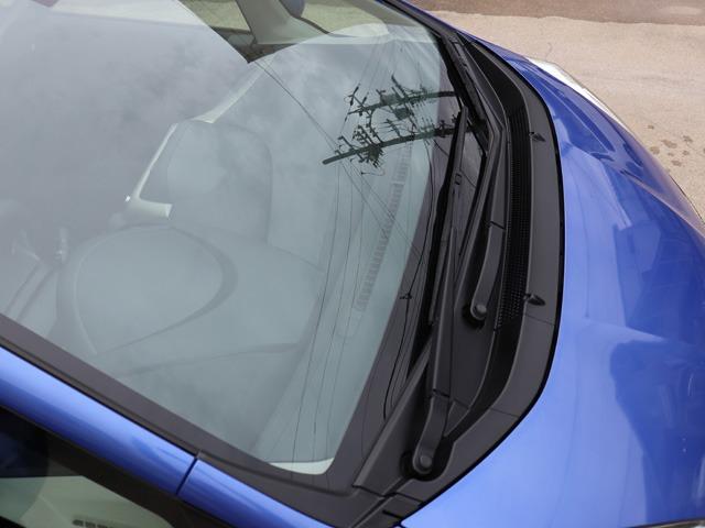 フィットハイブリッド ベースグレード 禁煙車 ワンオーナー車 塗装ハゲアセ無し 樹脂色アセ無し 下回りサビ腐食無し エンジンルームサビ腐食無し バックカメラ付き純正SDナビ ETC クルーズコントロール スペアキー付き(16枚目)