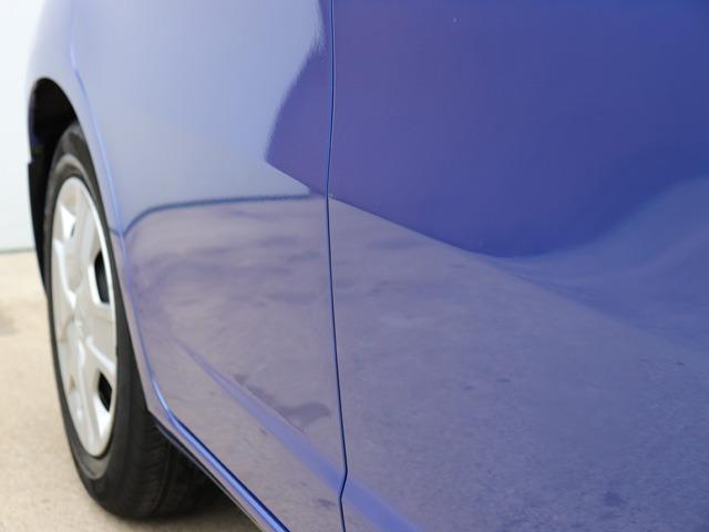 フィットハイブリッド ベースグレード 禁煙車 ワンオーナー車 塗装ハゲアセ無し 樹脂色アセ無し 下回りサビ腐食無し エンジンルームサビ腐食無し バックカメラ付き純正SDナビ ETC クルーズコントロール スペアキー付き(32枚目)