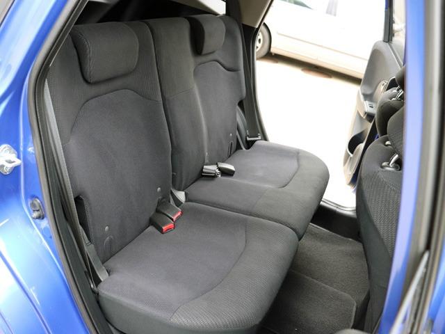 フィットハイブリッド ベースグレード 禁煙車 ワンオーナー車 塗装ハゲアセ無し 樹脂色アセ無し 下回りサビ腐食無し エンジンルームサビ腐食無し バックカメラ付き純正SDナビ ETC クルーズコントロール スペアキー付き(43枚目)