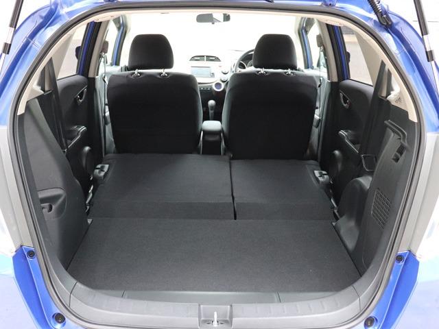 フィットハイブリッド ベースグレード 禁煙車 ワンオーナー車 塗装ハゲアセ無し 樹脂色アセ無し 下回りサビ腐食無し エンジンルームサビ腐食無し バックカメラ付き純正SDナビ ETC クルーズコントロール スペアキー付き(53枚目)