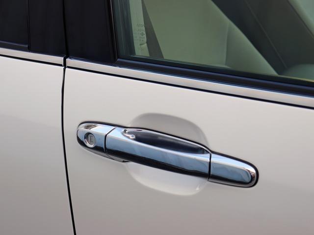 プログレ ＮＣ２５０　プライムセレクション　屋根下保管車両　禁煙車　後期モデル　フロントバックカメラ付き純正ナビ　コンビハンドル　コンビシフトノブ　車検整備付　新品タイヤ交換付　ＥＴＣ　前後コーナーセンサー　新品タイヤ（16枚目）