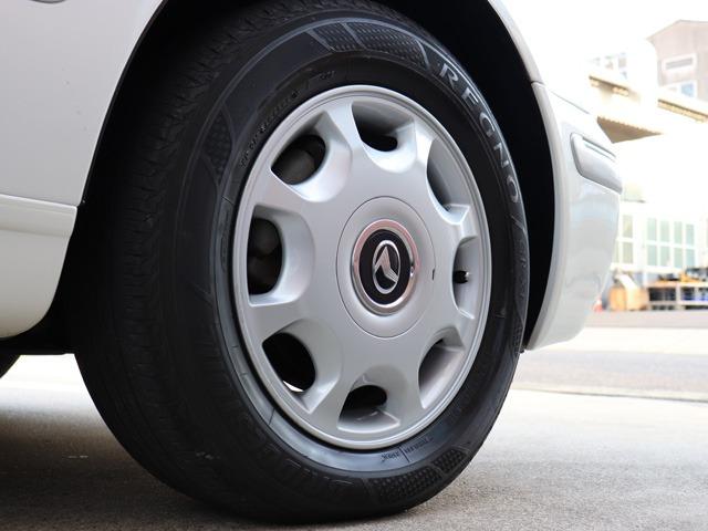 プログレ ＮＣ２５０　プライムセレクション　屋根下保管車両　禁煙車　後期モデル　フロントバックカメラ付き純正ナビ　コンビハンドル　コンビシフトノブ　車検整備付　新品タイヤ交換付　ＥＴＣ　前後コーナーセンサー　新品タイヤ（25枚目）