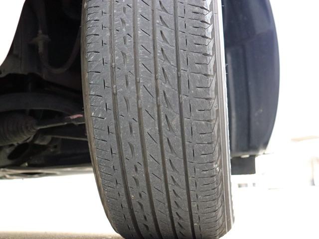 プログレ ＮＣ２５０　プライムセレクション　屋根下保管車両　禁煙車　後期モデル　フロントバックカメラ付き純正ナビ　コンビハンドル　コンビシフトノブ　車検整備付　新品タイヤ交換付　ＥＴＣ　前後コーナーセンサー　新品タイヤ（26枚目）