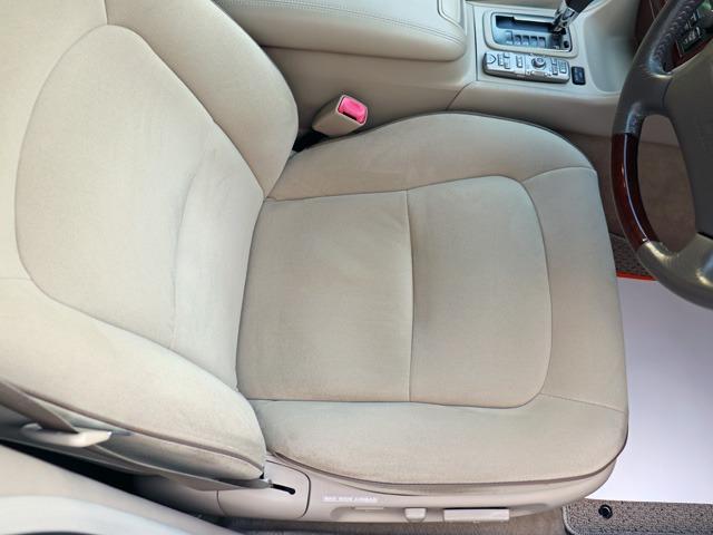 プログレ ＮＣ２５０　プライムセレクション　屋根下保管車両　禁煙車　後期モデル　フロントバックカメラ付き純正ナビ　コンビハンドル　コンビシフトノブ　車検整備付　新品タイヤ交換付　ＥＴＣ　前後コーナーセンサー　新品タイヤ（37枚目）