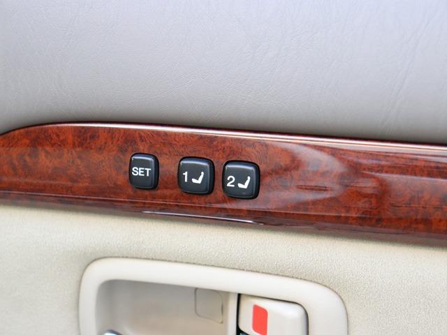 プログレ ＮＣ２５０　プライムセレクション　屋根下保管車両　禁煙車　後期モデル　フロントバックカメラ付き純正ナビ　コンビハンドル　コンビシフトノブ　車検整備付　新品タイヤ交換付　ＥＴＣ　前後コーナーセンサー　新品タイヤ（39枚目）