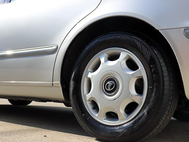 ☆★こちらは左リアです☆★４本ともアルミホイールに特段目立つようなガリキズはありません☆★「美品」と言って過言無しなアルミホイールのコンディションです☆★