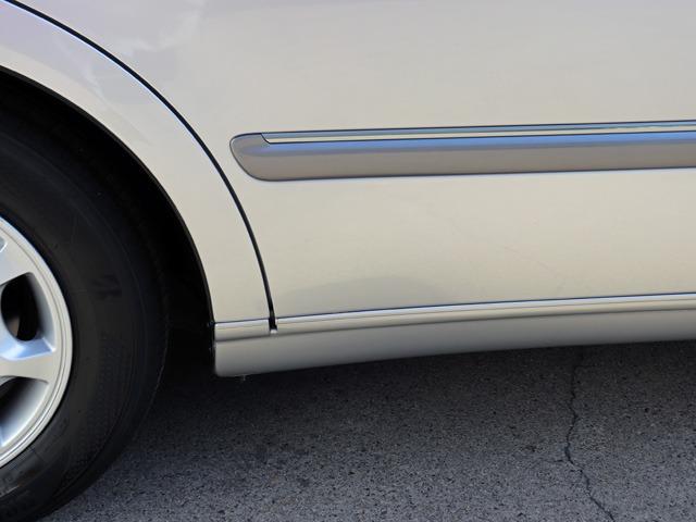 ＜＜外装ダメージ紹介です＞＞右サイドステップに線キズが有ります。が、普段の目線では見えないような下部にあるので気にされる必要は無いと思います。