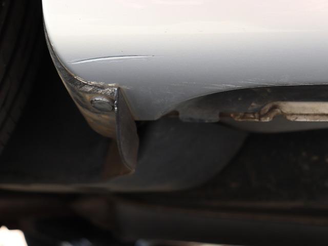 こんな感じで下から見てようやく分かるような部分です。