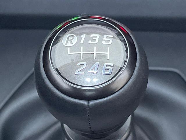 ＧＲ８６ ＲＺ　６速ＭＴ　ＨＫＳ製マフラー　ＳＤナビ　バックカメラ　前席シートヒーター　革／ウルトラスエードコンビシート　ステアリング連動ＬＥＤヘッド　純正１８インチアルミ　スマートキー　ＥＴＣ（3枚目）
