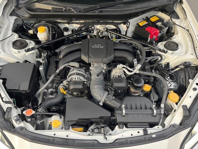 ＧＲ８６ ＲＺ　６速ＭＴ　ＨＫＳ製マフラー　ＳＤナビ　バックカメラ　前席シートヒーター　革／ウルトラスエードコンビシート　ステアリング連動ＬＥＤヘッド　純正１８インチアルミ　スマートキー　ＥＴＣ（18枚目）
