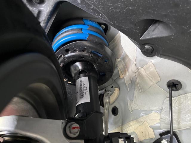 シビック タイプR SPOON製ダウンサス OPワイヤレス充電器 タクティカルスポイラーマウント 純正ナビ バックカメラ ETC ドライブレコーダー 専用スポーツシート ブレンボキャリパー 純正19インチアルミ(3枚目)