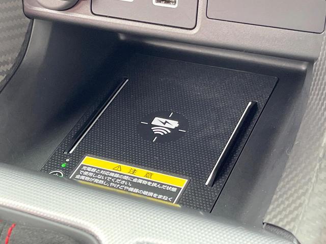 シビック タイプR SPOON製ダウンサス OPワイヤレス充電器 タクティカルスポイラーマウント 純正ナビ バックカメラ ETC ドライブレコーダー 専用スポーツシート ブレンボキャリパー 純正19インチアルミ(4枚目)