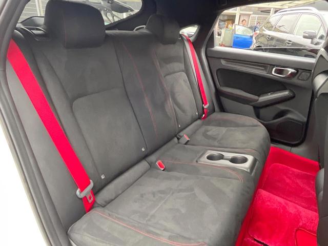 シビック タイプR SPOON製ダウンサス OPワイヤレス充電器 タクティカルスポイラーマウント 純正ナビ バックカメラ ETC ドライブレコーダー 専用スポーツシート ブレンボキャリパー 純正19インチアルミ(11枚目)