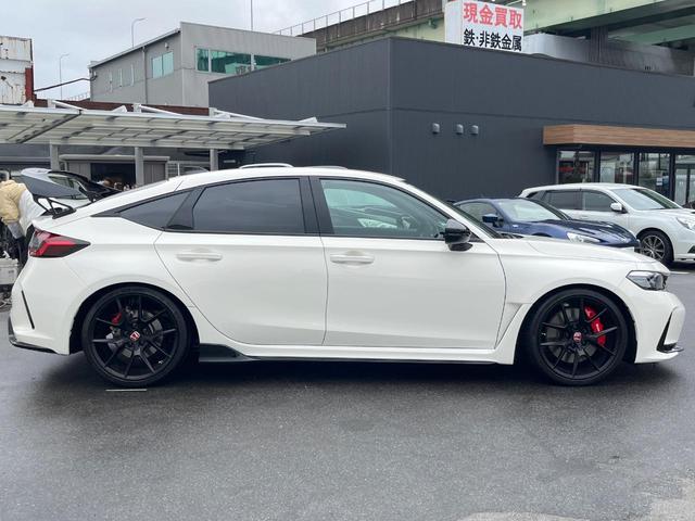 シビック タイプR SPOON製ダウンサス OPワイヤレス充電器 タクティカルスポイラーマウント 純正ナビ バックカメラ ETC ドライブレコーダー 専用スポーツシート ブレンボキャリパー 純正19インチアルミ(18枚目)