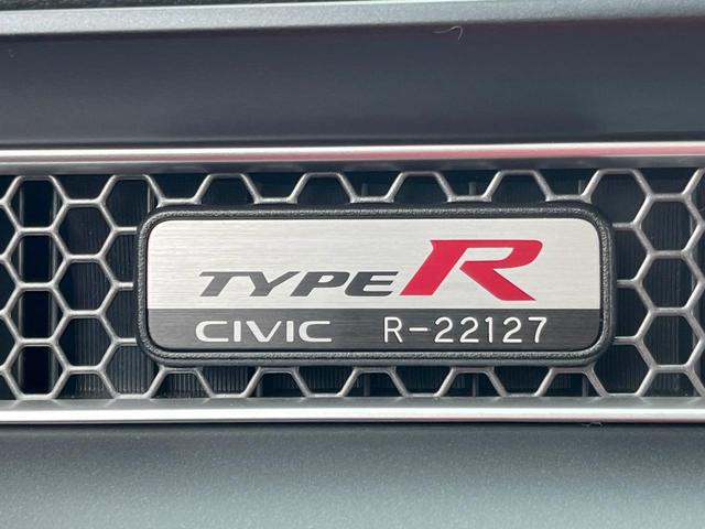 シビック タイプR SPOON製ダウンサス OPワイヤレス充電器 タクティカルスポイラーマウント 純正ナビ バックカメラ ETC ドライブレコーダー 専用スポーツシート ブレンボキャリパー 純正19インチアルミ(46枚目)