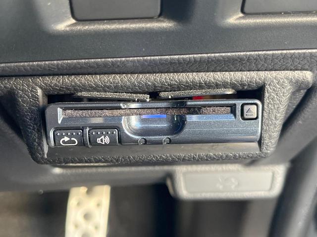 フォレスター 2.0XT アイサイト 後期型 純正エアロ LEDアクセサリーライナー フリップダウンモニター 純正ナビ バックカメラ ETC 全席シートヒーター ハーフレザーパワーシート LEDヘッドライト 純正18インチアルミホイール(6枚目)