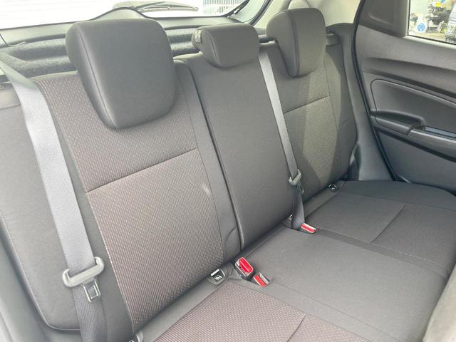 後部座席も気になるようなキズ・汚れやへたり等、大きなダメージはなく、良好な状態です。