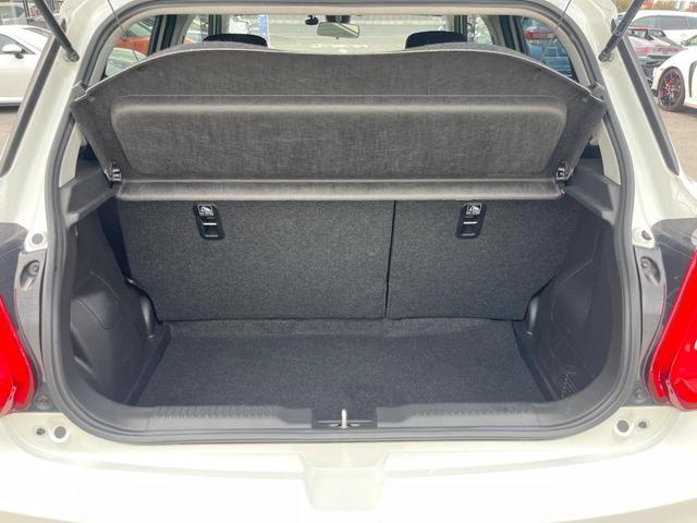 普段のお買い物や通勤、送迎等に十分な荷室スペースを確保しております。