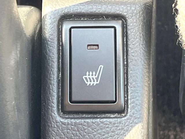 スイフトスポーツ ベースグレード　６速ＭＴ　ロッソモデロマフラー　ＳＤナビ　バックカメラ　ＥＴＣ　シートヒーター　専用スポーツシート　１７インチアルミホイール　クルーズコントロール　スマートキー（8枚目）