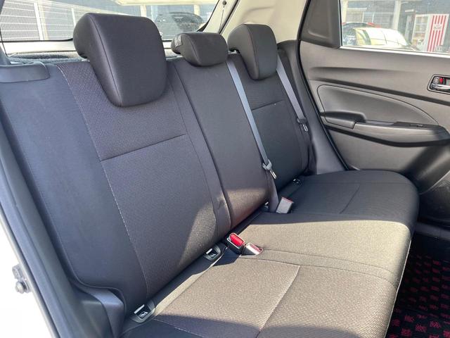 スイフトスポーツ ベースグレード　６速ＭＴ　ロッソモデロマフラー　ＳＤナビ　バックカメラ　ＥＴＣ　シートヒーター　専用スポーツシート　１７インチアルミホイール　クルーズコントロール　スマートキー（10枚目）