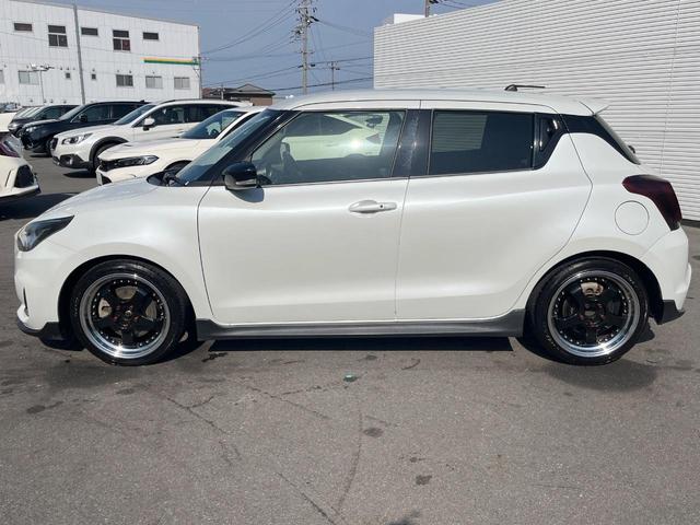 スイフトスポーツ ベースグレード　６速ＭＴ　ロッソモデロマフラー　ＳＤナビ　バックカメラ　ＥＴＣ　シートヒーター　専用スポーツシート　１７インチアルミホイール　クルーズコントロール　スマートキー（17枚目）