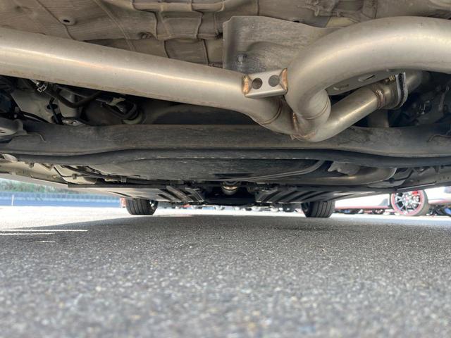 スイフトスポーツ ベースグレード　６速ＭＴ　ロッソモデロマフラー　ＳＤナビ　バックカメラ　ＥＴＣ　シートヒーター　専用スポーツシート　１７インチアルミホイール　クルーズコントロール　スマートキー（19枚目）