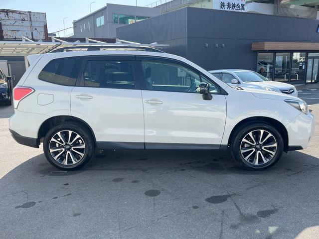 フォレスター ２．０ＸＴ　アイサイト　スマートエディション　後期型　ルーフレール　ＬＥＤアクセサリーライナー　純正ＳＤナビ　バックカメラ　ドライブレコーダー　ＥＴＣ　シートヒーター　ハーフレザーシート　ＬＥＤヘッドライト　純正１８インチアルミホイール（16枚目）