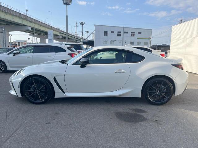 GR86 RZ 6速MT 純正SDナビ バックカメラ 純正ドライブレコーダー ETC クルーズコントロール シートヒーター付きスポーツシート 純正18インチアルミホイール LEDヘッドライト LSD スマートキー(17枚目)