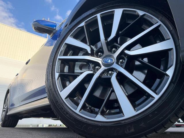 【純正１８インチアルミホイール】外観にマッチした純正アルミホイールを装着しております。各種社外アルミホイールや、スタッドレスタイヤも取扱いしております。是非ご相談ください♪