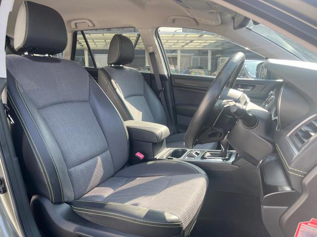 【撥水シート】スノボやダイビング等でありがちな汚れや濡れも心配無用の撥水シート♪雨の日に傘や荷物でシートが濡れたり、飲み物をこぼしたりした時もサッと拭いてきれいになるから大助かり♪