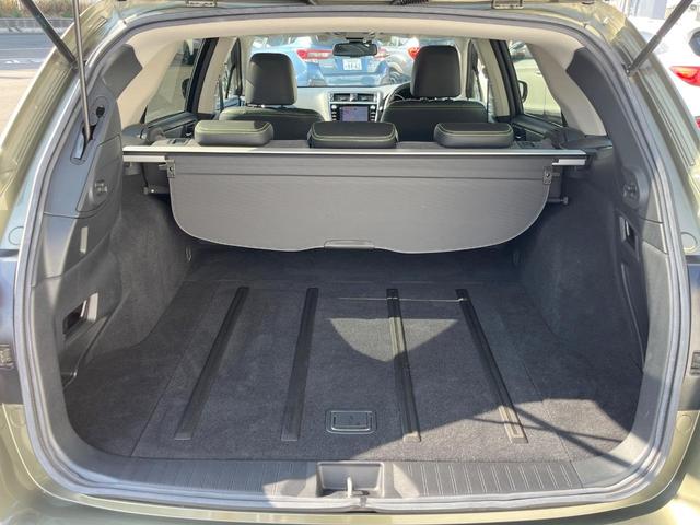 ラゲッジルームは、大容量のスペースを確保。普段のお買い物からレジャーまで、幅広く活躍してくれます！また、リアシートを倒すことでバリエーション豊かにお使いいただけます。