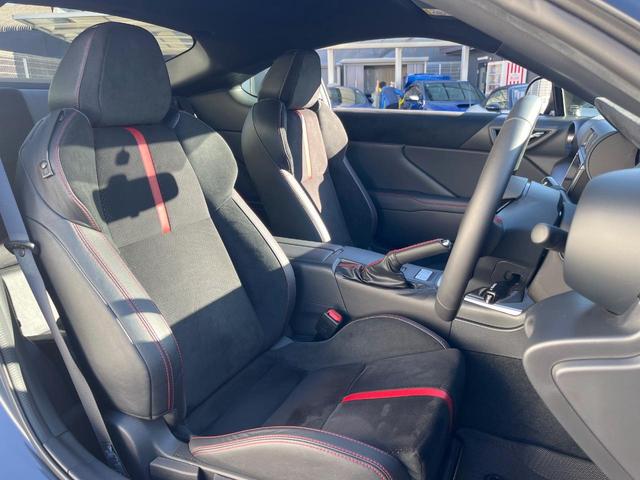 BRZ S 6速MT SDナビ バックカメラ STIスポーツ専用純正18インチアルミホイール クルーズコントロール ETC シートヒーター 革/スエードコンビシート LEDヘッドライト スマートキー(9枚目)