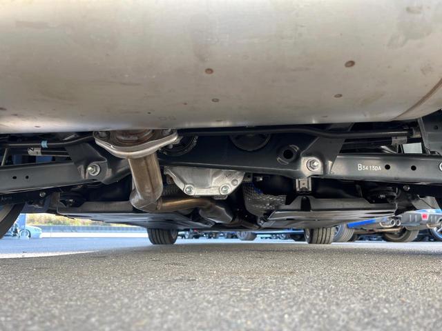 BRZ S 6速MT SDナビ バックカメラ STIスポーツ専用純正18インチアルミホイール クルーズコントロール ETC シートヒーター 革/スエードコンビシート LEDヘッドライト スマートキー(19枚目)