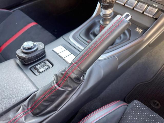 BRZ S 6速MT STIエアロパッケージ STIマフラー 純正9型ナビ バックカメラ ドライブレコーダー シートヒーター STIフレキシブルVバー STIフェンダーガーニッシュ トランクスポイラー(51枚目)