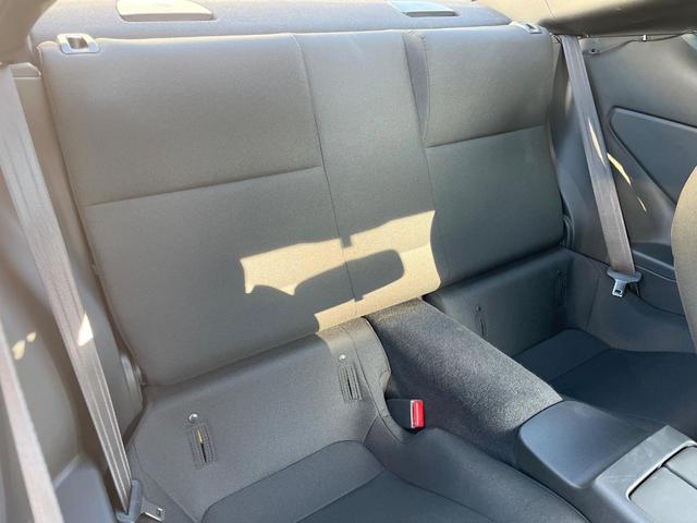 ＢＲＺ Ｒ　６速ＭＴ　ＳＴＩエアロパッケージ　ディスプレイオーディオ　バックカメラ　ドライブレコーダー　ＥＴＣ　クルーズコントロール　ＬＥＤヘッドライト　リアビークル　純正１７インチアルミホイール　スマートキー（11枚目）