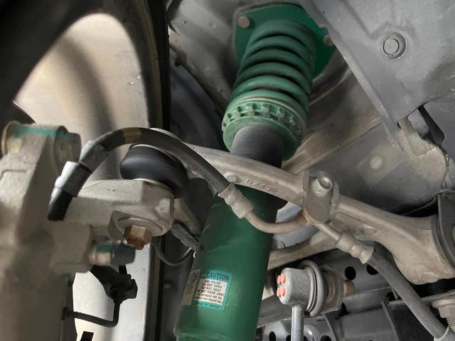 ロードスター Sレザーパッケージ 6速MT TEIN車高調 HKSマフラー DAMDスエードハンドル BOSEサウンドシステム付き純正ナビ シートヒーター 黒革スポーツシート DVD/CD/TV 純正16インチアルミ(3枚目)