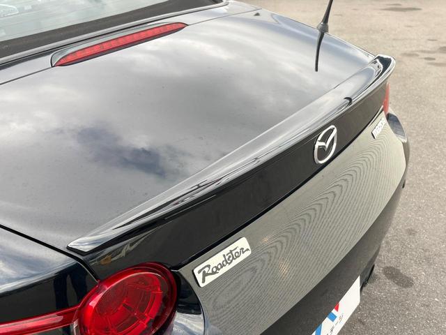 ロードスター Sレザーパッケージ 6速MT TEIN車高調 HKSマフラー DAMDスエードハンドル BOSEサウンドシステム付き純正ナビ シートヒーター 黒革スポーツシート DVD/CD/TV 純正16インチアルミ(12枚目)